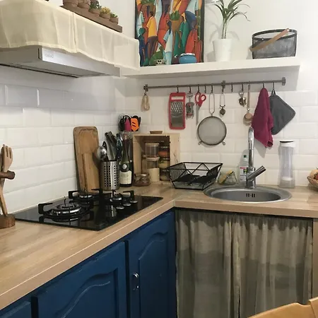 Charming 3-room Apartment, Center شقة باريس
